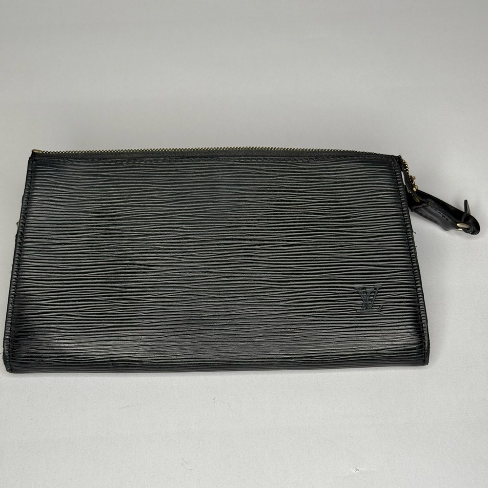 Louis Vuitton Black Textured Men's Clutch